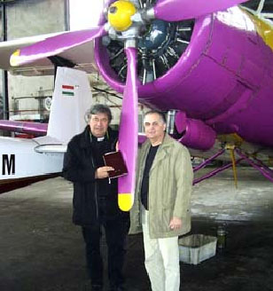 Dr. Lipp László atya és az AN-2